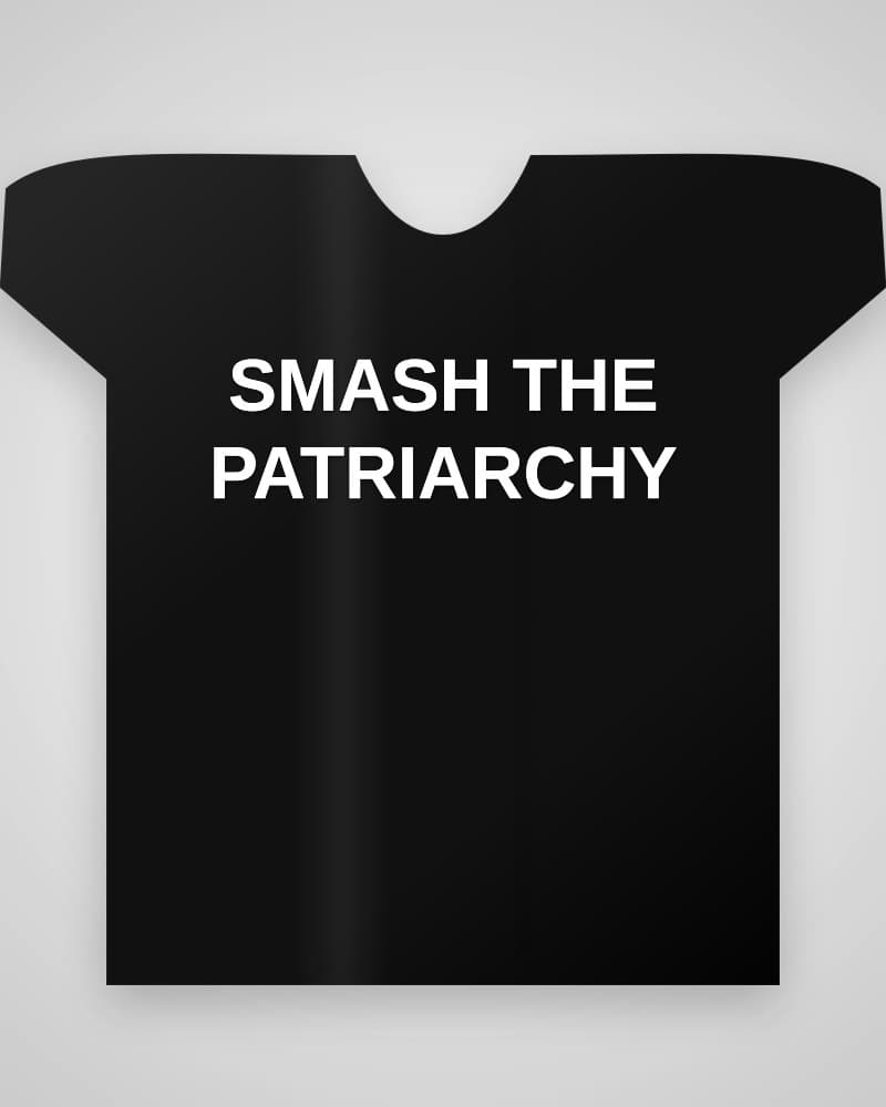 Photo d'un t-shirt unisexe noir avec le slogan Smash The Patriarchy imprimé en blanc.